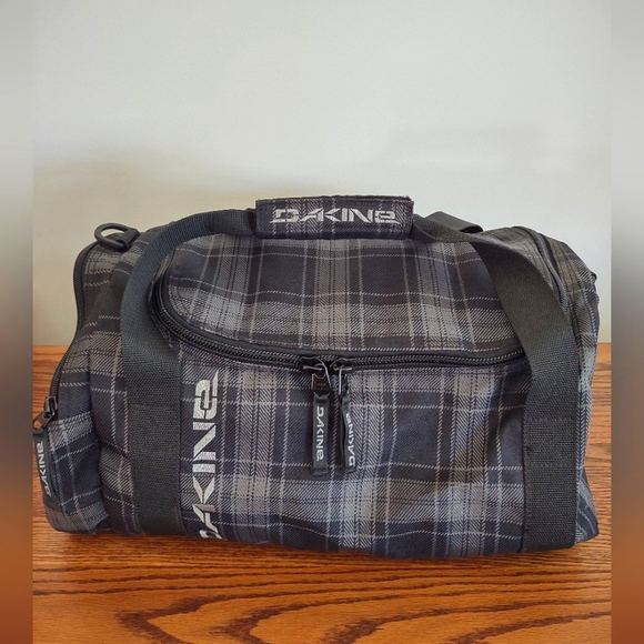 Da Kine EQ Small Northwood Carry On Personal Duffle Bag BRAND NEW - Picture 1 of 14